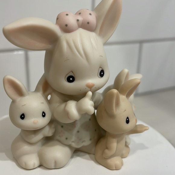 Precious Moments | Some Bunny’s Sleeping | Vintage 1988 - Picture 3 of 4